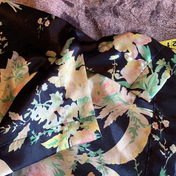 Gorgeous Floral Robe🔥 - Picture 8 of 9